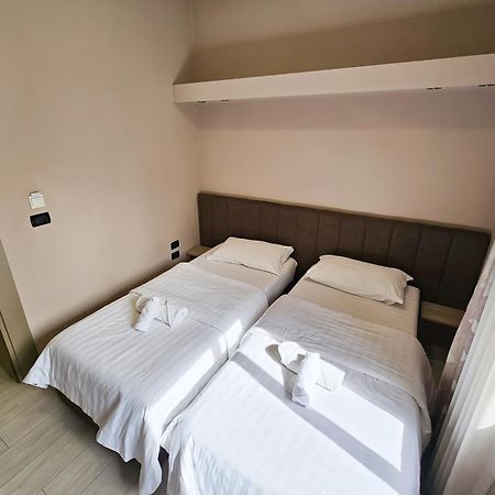 Sunflower Twin Room تيرانا المظهر الخارجي الصورة