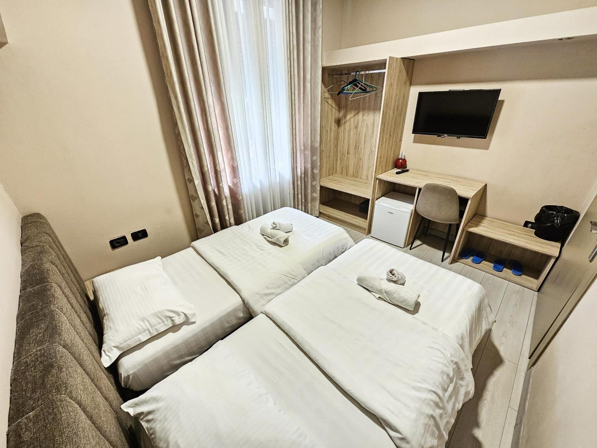 Sunflower Twin Room تيرانا المظهر الخارجي الصورة